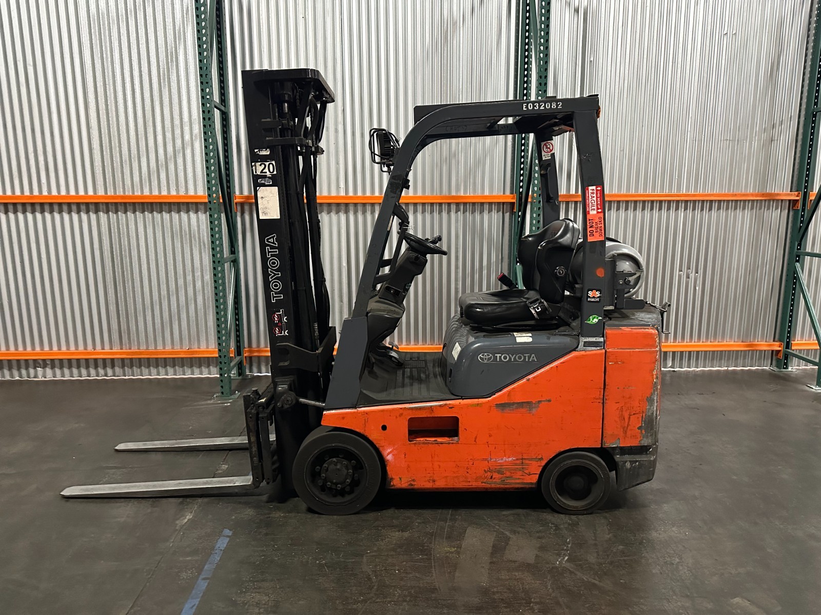 4000 lb. Toyota 8FGCSU20 Forklift 6300hr 3 Stages