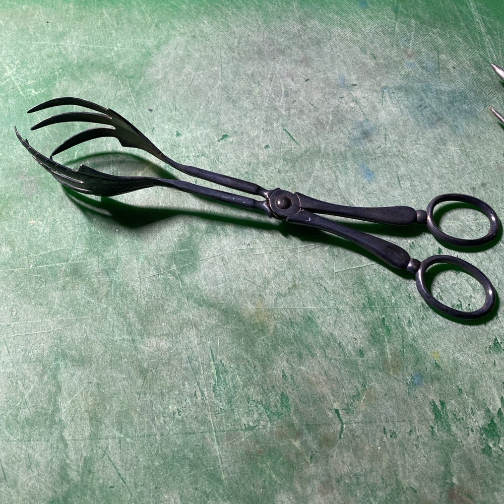 COOPER BROS & SONS Silverplate BIRDCLAW SALAD TONGS 8.5" Sheffield, England
