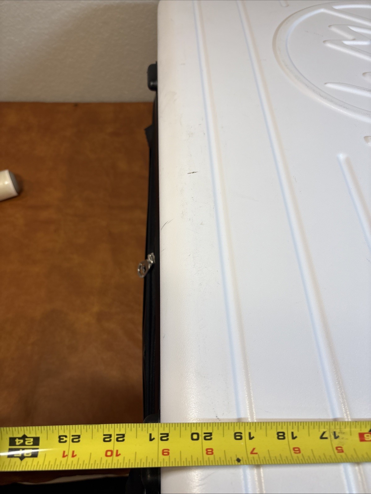 White Mountain Large Travel Luggage34x21x13. White Hard Case.