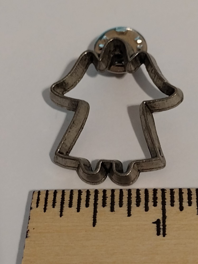 Cookie Cutter Designed Angel 1995 Gray Lapel Pin