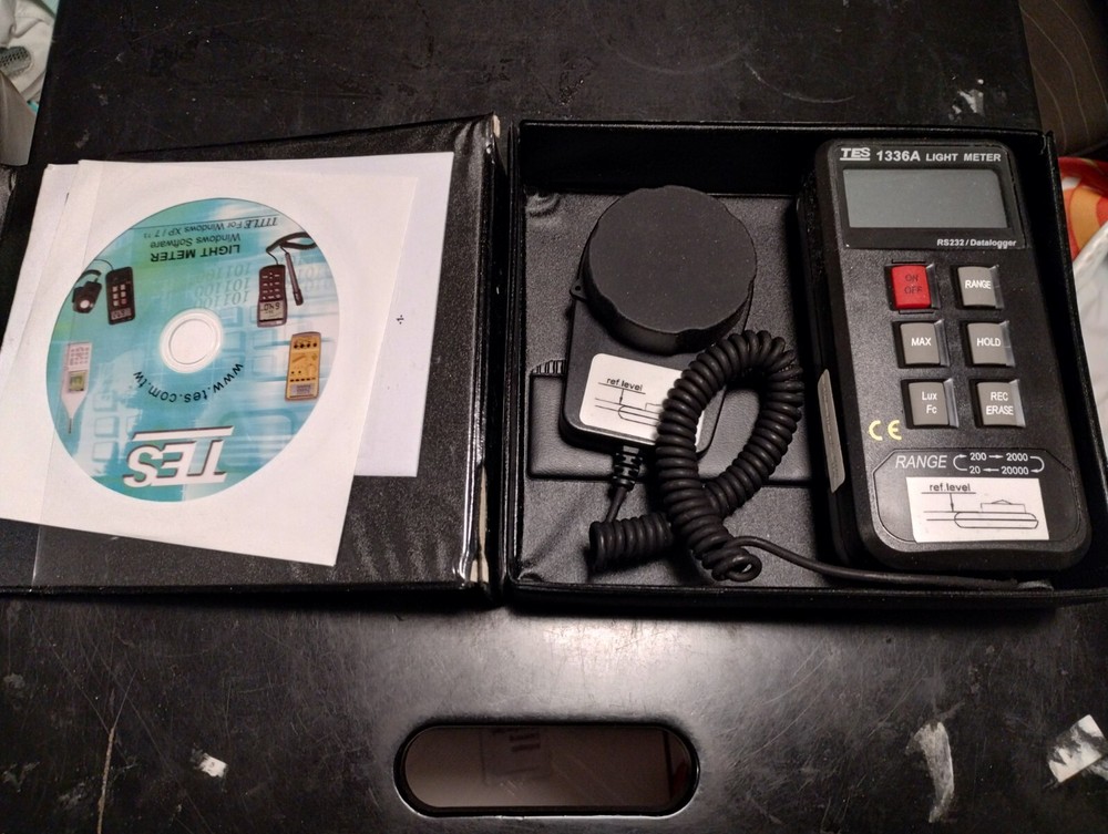**USED** TES-1336A High Precision Datalogging Light Meter Digital LUX Meter