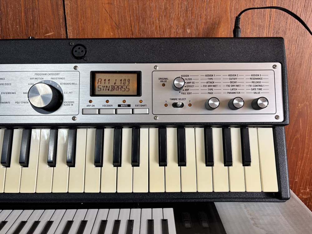 Korg Microkorg XL Analog Modeling Synthesizer / Vocoder w/ box
