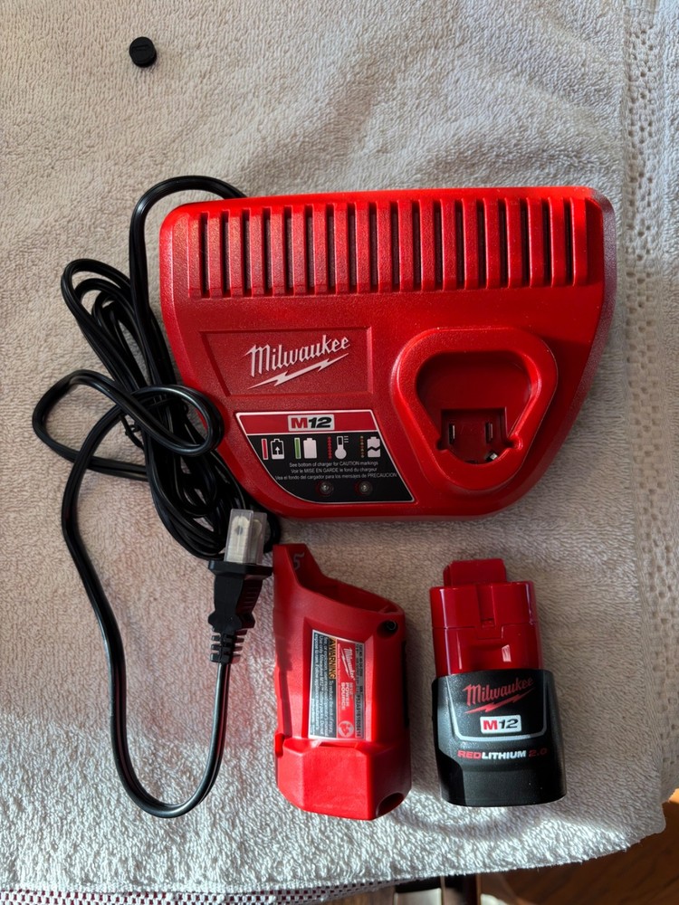 MILWAUKEE TOUGHSHELL HEATED EXTRA LARGE JACKET OPEN BOX WITH BATTERY & CHARGER