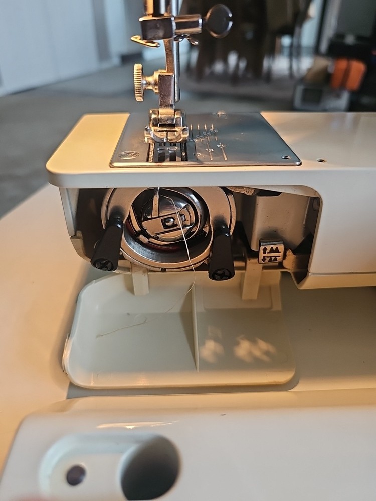 Elgin Sewing Machine Model 999F Deluxe ZigZag Tested Works