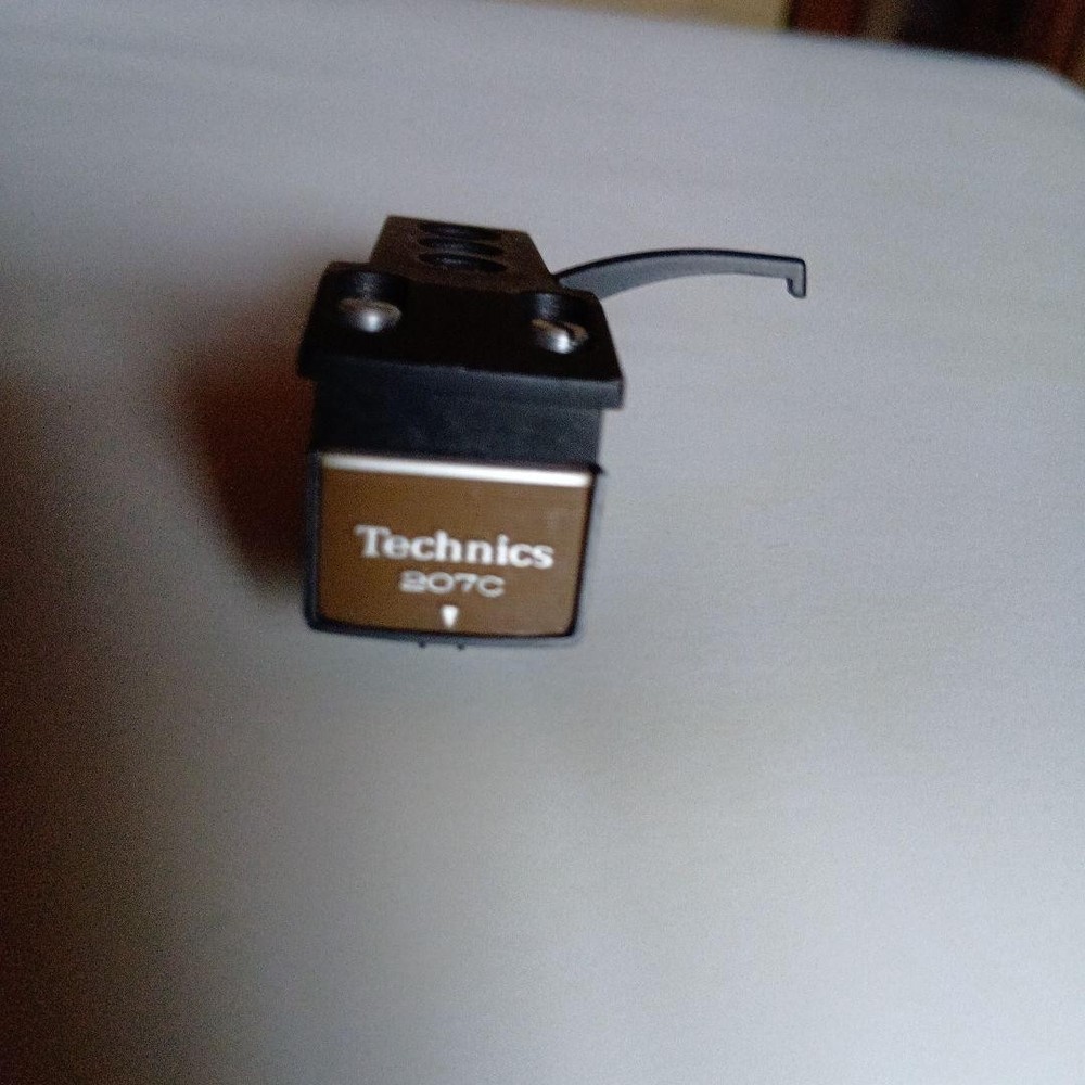 Technics genuine headshell with a 207C cartridge