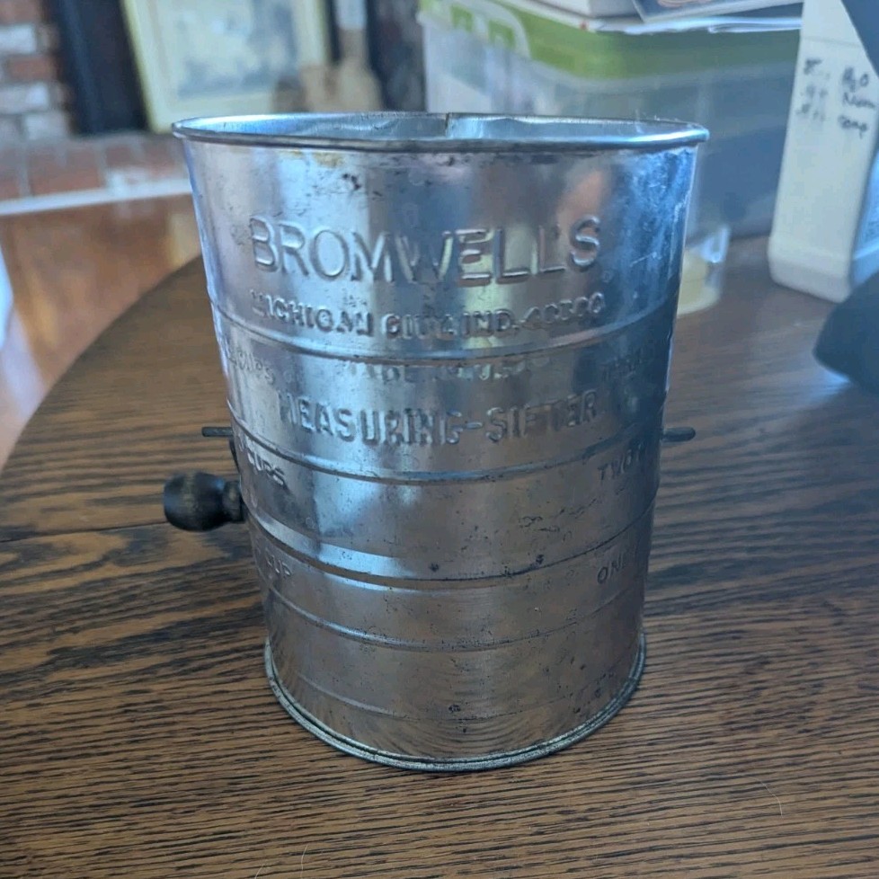 Bromwell's Metal Flour Sifter Silver Round Handle Kitchen Tool