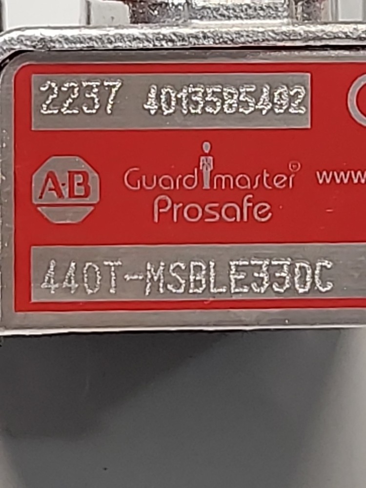 ALLEN BRADLEY 440T-MSBLE330C GUARD MASTER PRO SAFE