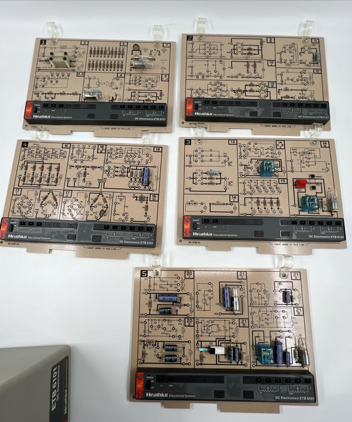 Heathkit Educational Systems ETB 6101 DC Electronics 5 Circuit boards with Case