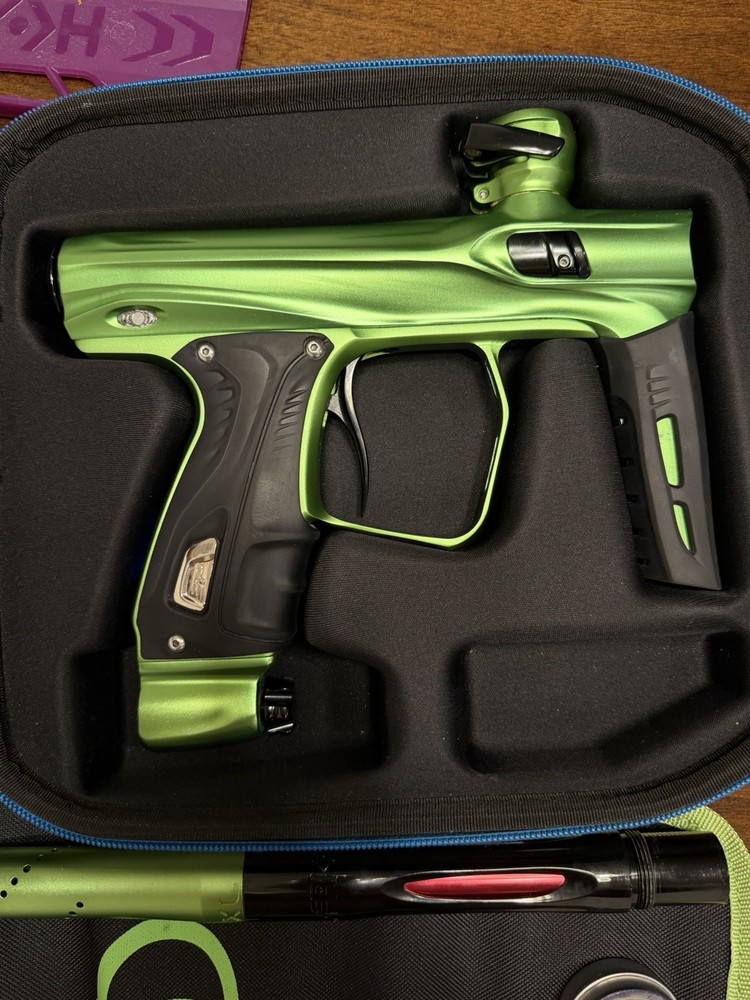 Shocker XLS Paintball Marker Green & Black