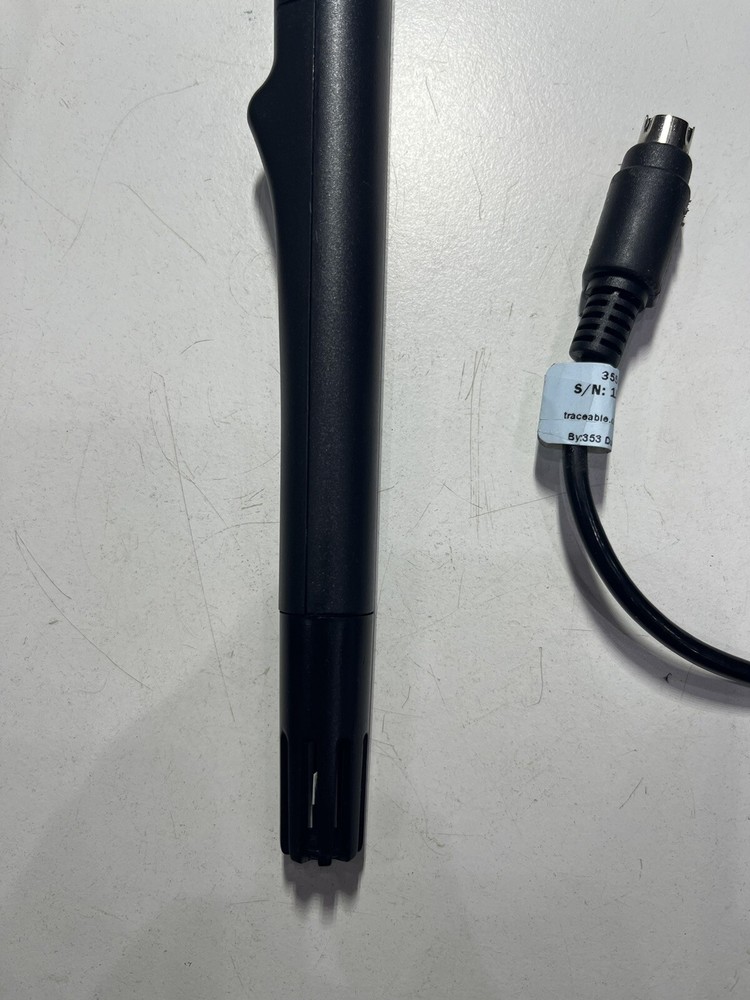 Traceable Hygrometer Thermometer with Memory and Probe by VWR