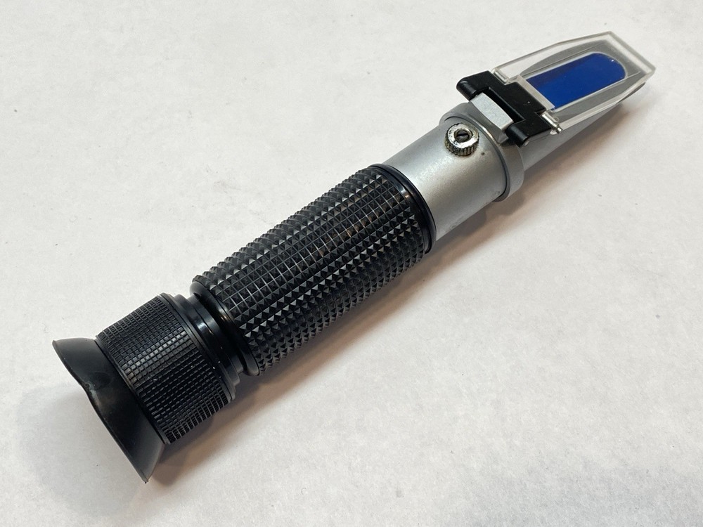 Ariana 084320 Handheld Analog Refractometer 0-32%