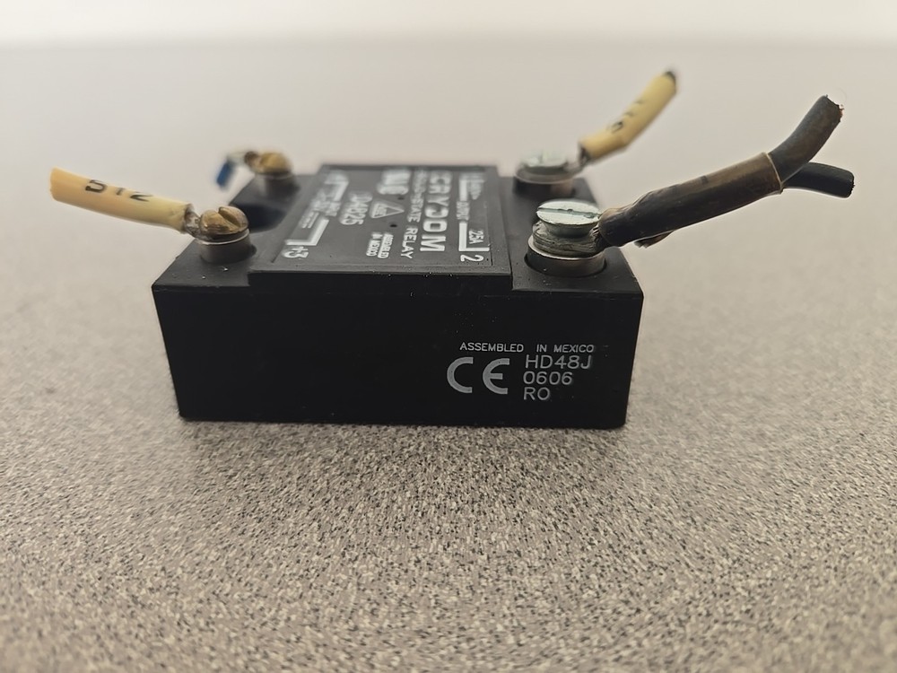 CRYDOM D4825 Solid State Relay Output 480VAC 25A Input 3-32VDC