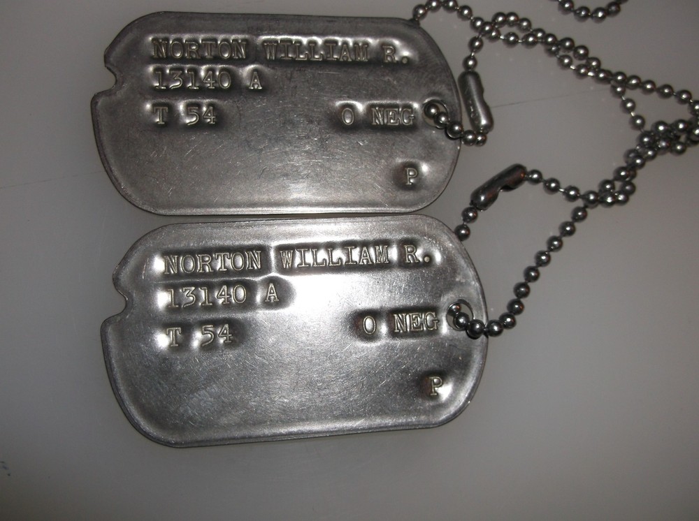 ARMY AIR FORCES NOTCHED DOG TAGS PAIR / PILOTS TAGS W/ CHAIN