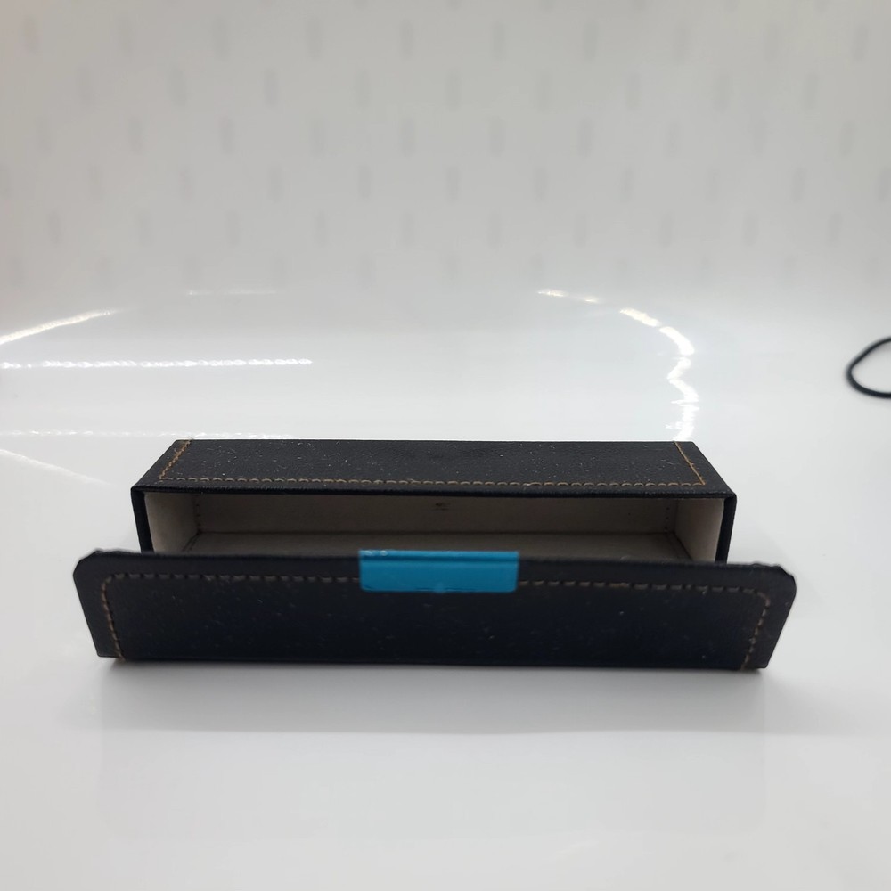 StarTech Wireless Presentation Remote with Red Laser Pointer - 90 ft. (27 m)