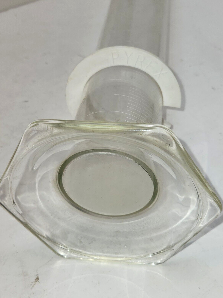PYREX 3024 1000mL Graduated Cylinder Glass Hex Base lab