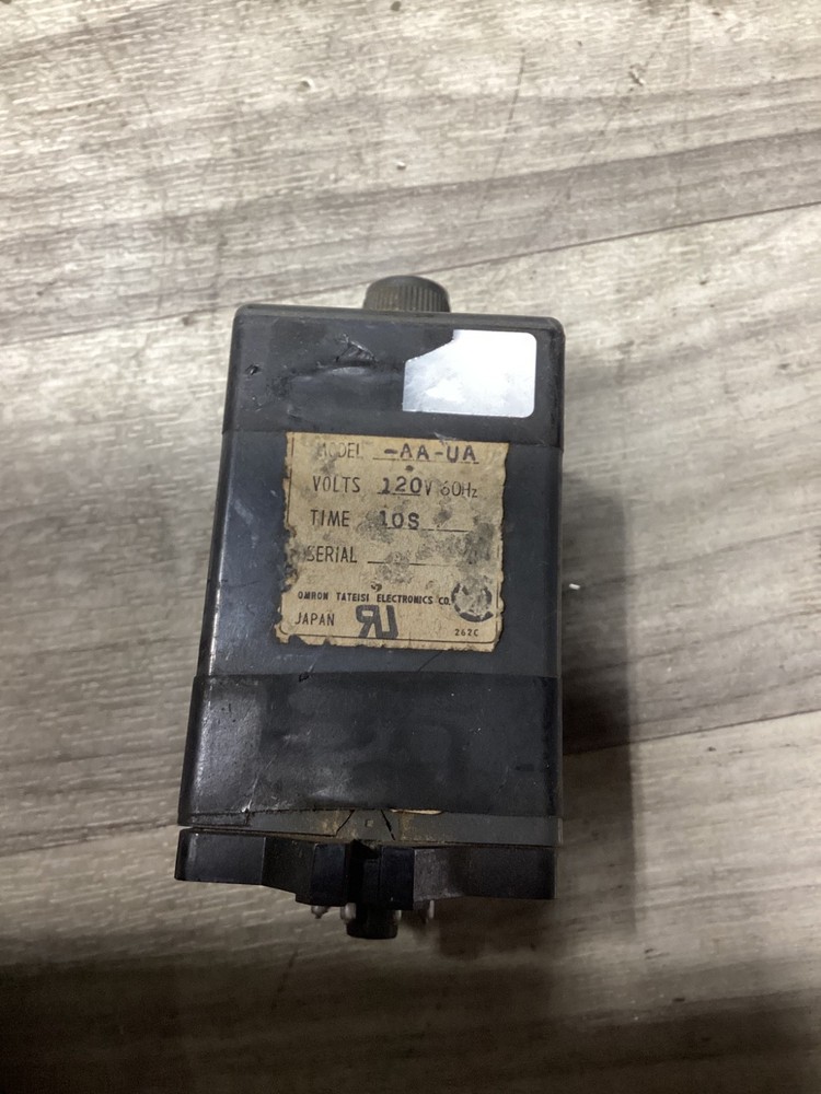 New Omron Solid State Synchronous Motor Timer AA-UA 10 Sec #119N107