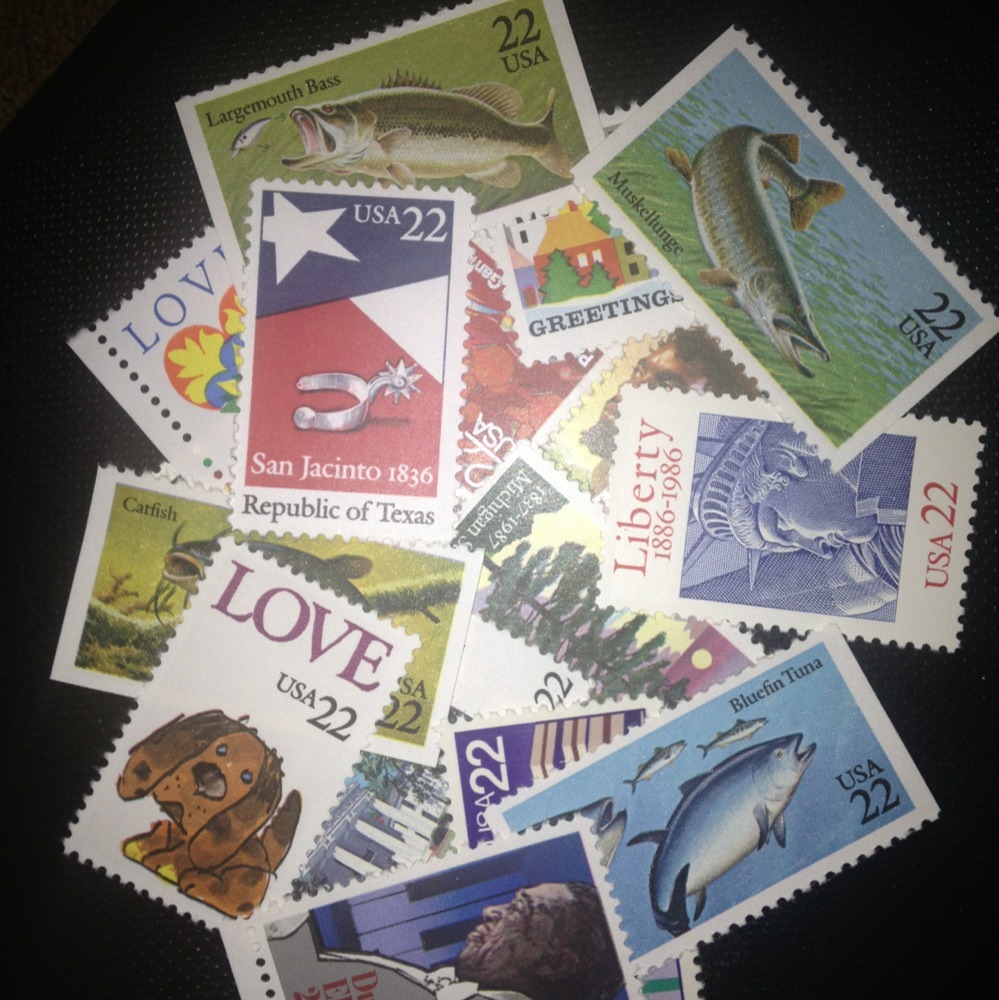 100 MNH   22 cent stamps