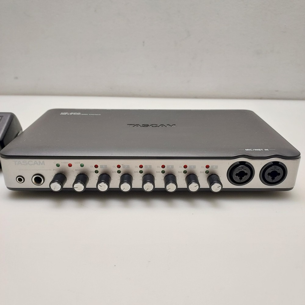 TASCAM US-800 DIGITAL MULTICHANNEL RECORDER 8x4 Mobile Audio/MIDI Interface