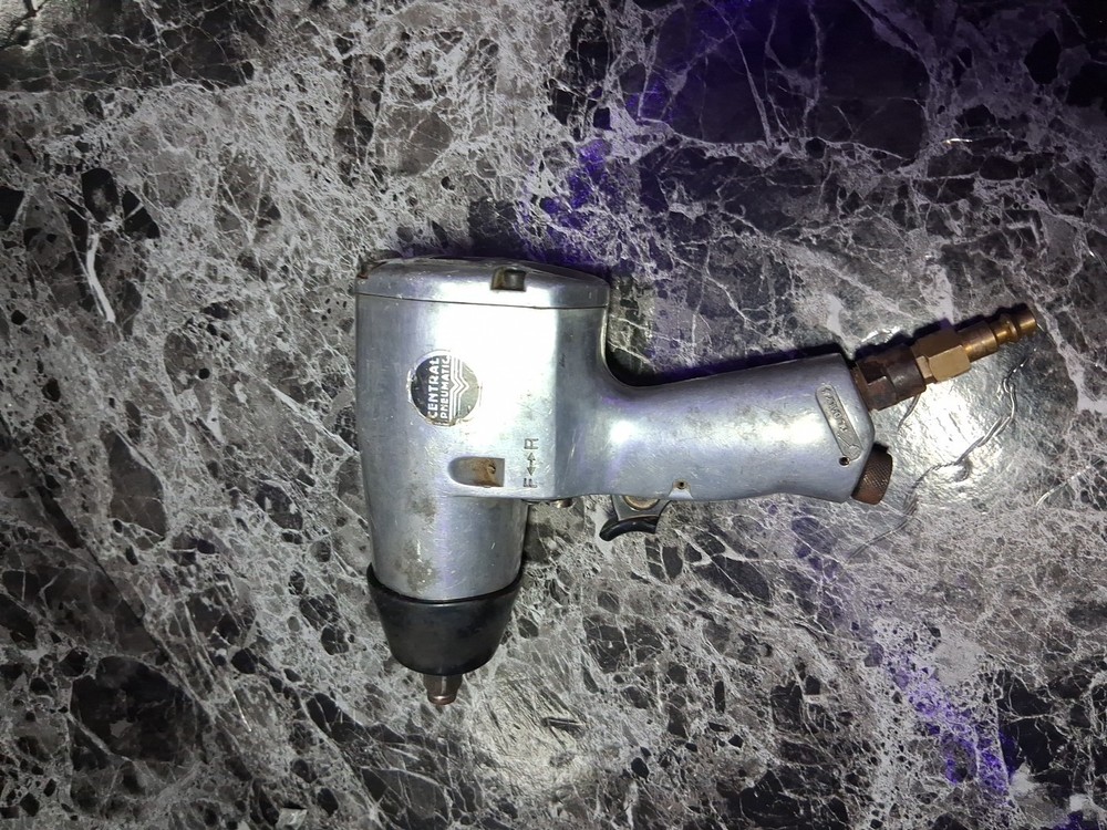 Central pneumatic half inch impact 1387