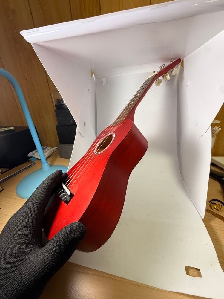 CANUKE ukulele red 4 string with case