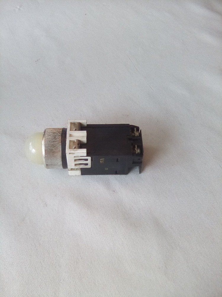 Fuji AH22-Z White Command Switch Light