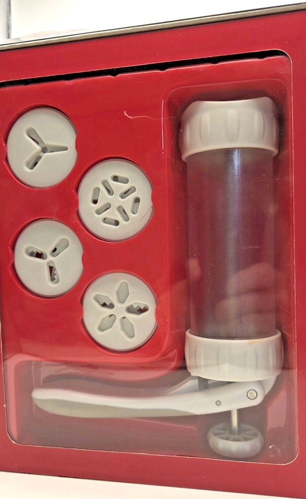 Wilton Cookie Max Cookie Press - 12 Assorted Design Discs