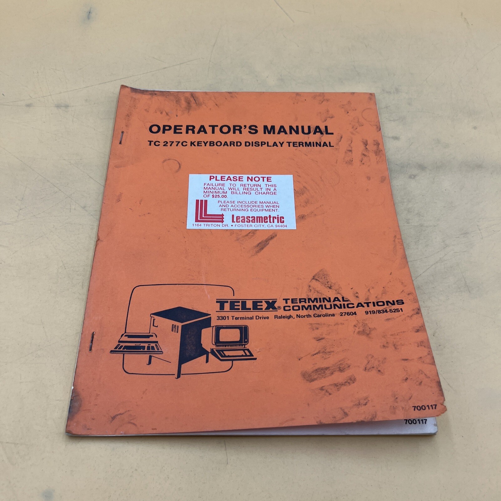 Telex Terminal Communications TC 277C Keyboard Display Terminal Operators Manual