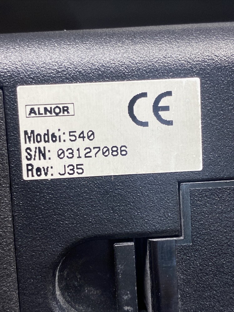 Used Alnor Micromanometer AXD 540 With Case