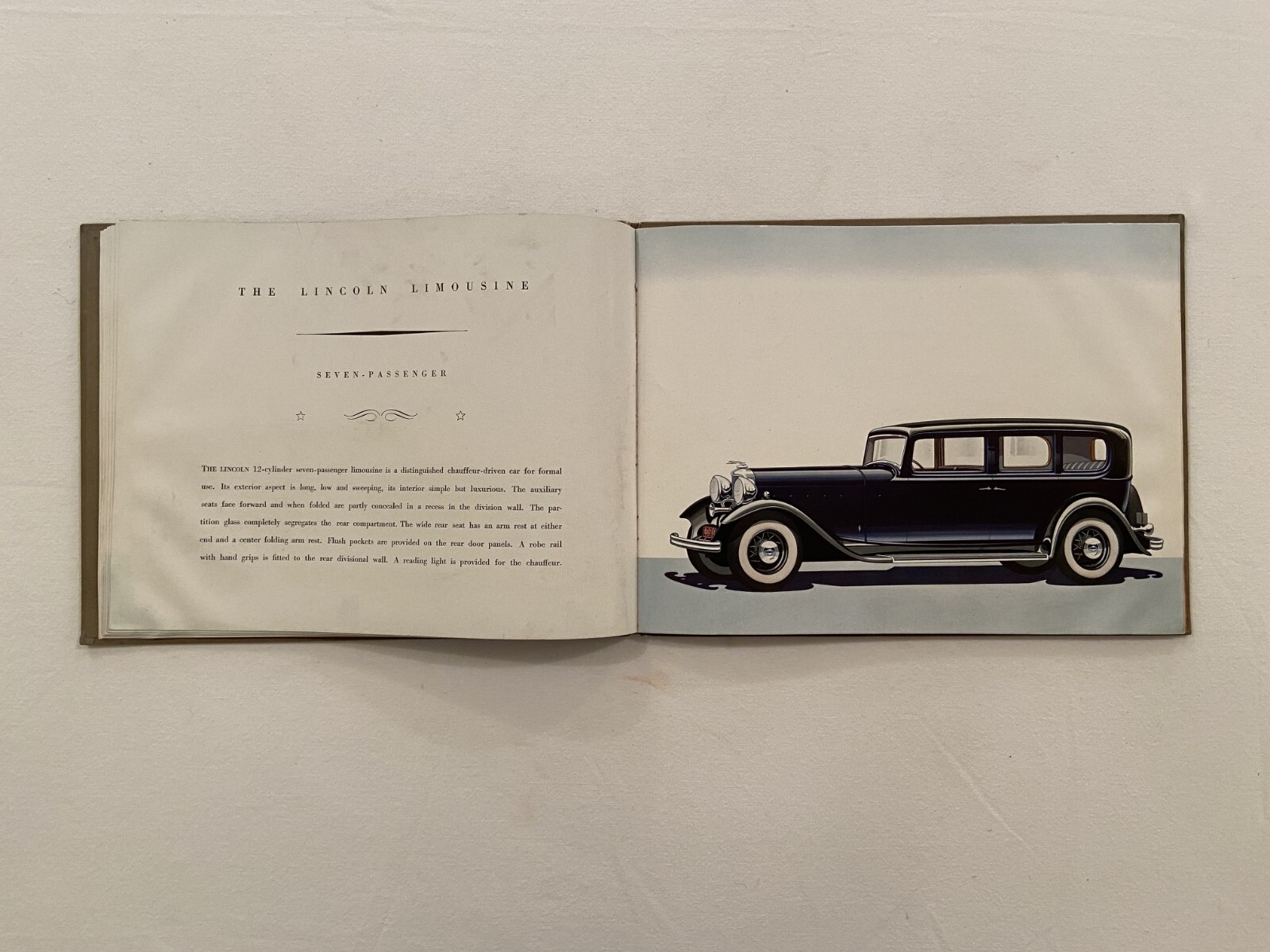 CA 1931 LINCOLN TWELVE CYLINDER MOTOR CARS HARDBOUND ORIGINAL FULL-COLOR CATALOG