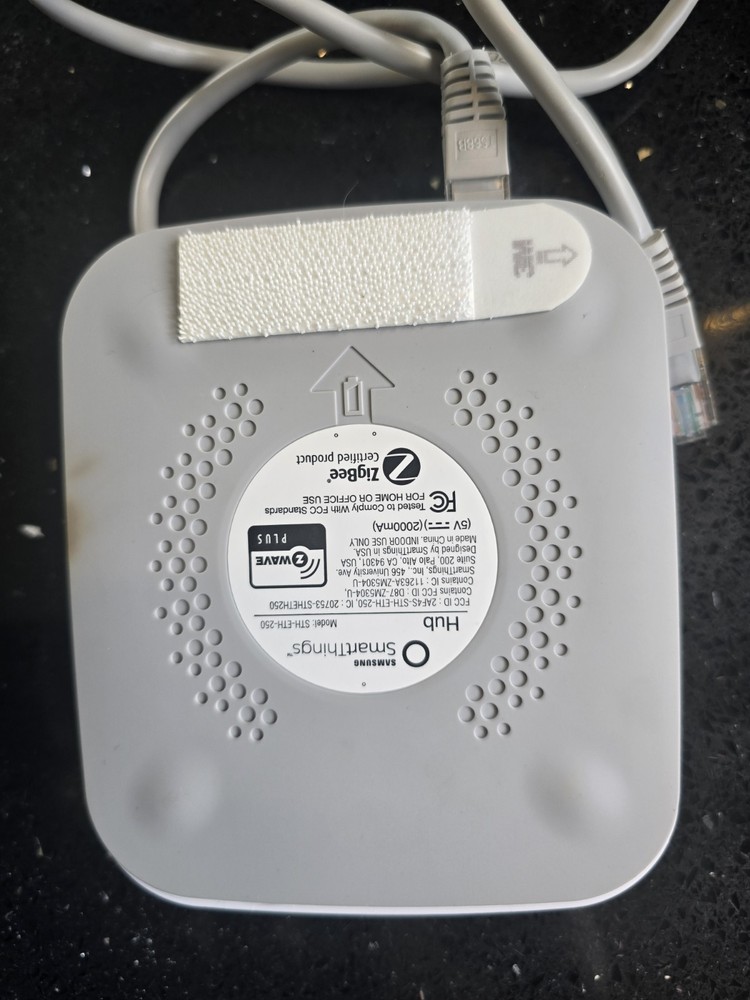 Samsung SmartThings Hub STH-ETH-250 Wired ZigBee Z-Wave Plus