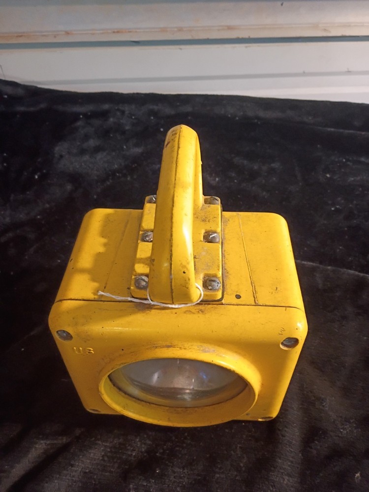 Vintage US NAVY Submarine Battle Lantern Hand Held Deck Flashlight USN untested