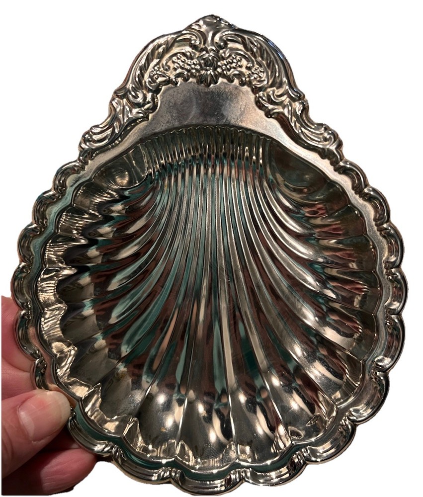 Silverplate Shell-Shaped Bowl Baroque & Rococo Style Classic Shell Pattern