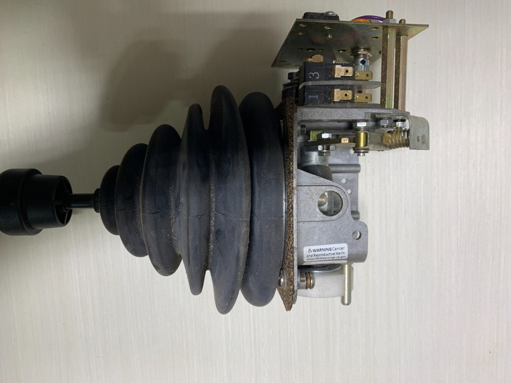 OEM Controls Joystick JS2M10555