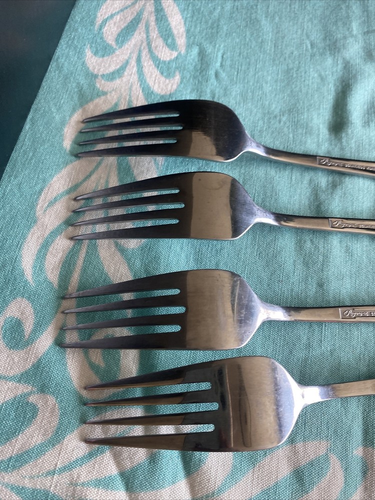 4 Pcs Rogers Co Country Shell Dinner Forks Stainless Flatware