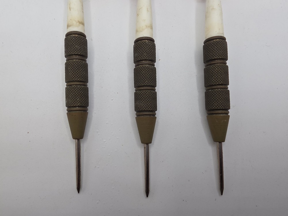 Vintage Dorwin True Balance Darts Set