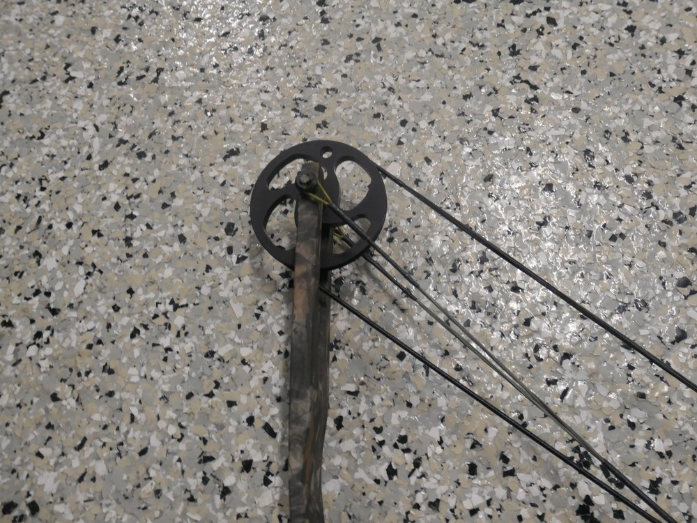 Martin Magnum Tracer Compound Bow With Case