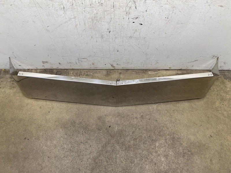 2001 Kenworth T800 Visor (654-10858)