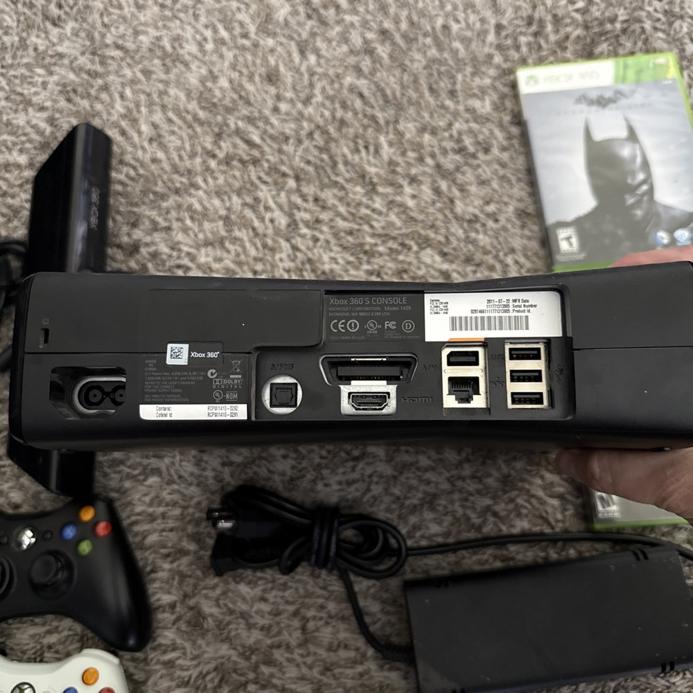 XBox 360 Slim Bundle 120GB, 6 Games, Power Cable, 2 Controllers, Kinect TESTED