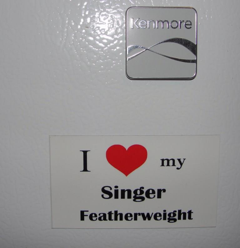 SINGER FEATHERWEIGHT SEWING MACHINE " THEMED MAGNET " (5 Pack)