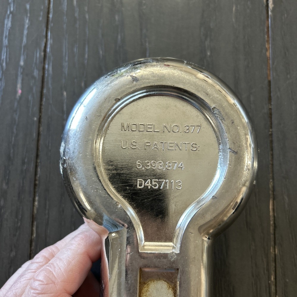 Master 377 trailer lock comes with 2 keys Fits 2"