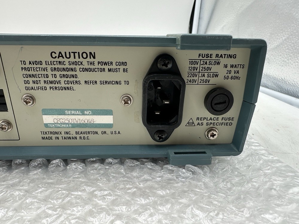 Tektronix CFG250 Function Generator 2MHz- Powers On- Not Fully Tested