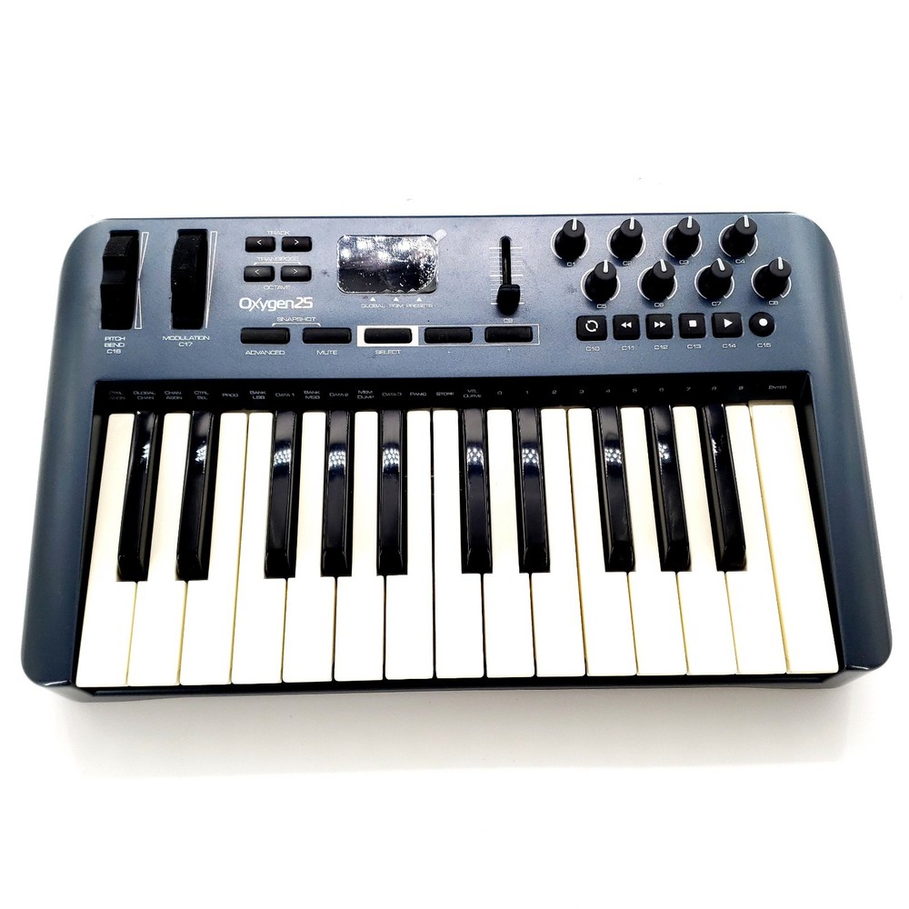 M-Audio Oxygen 25 Key 3rd Gen MIDI Controller Keyboard Complete
