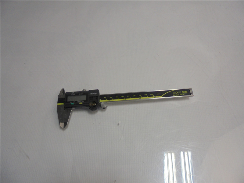 Mitutoyo CD 6 AX Digital Caliper 6 Inch Precision Measuring Tool