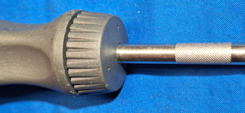 Snap-On SSDMR4B Ratcheting screwdriver with Snap-On Bits! Titanium
