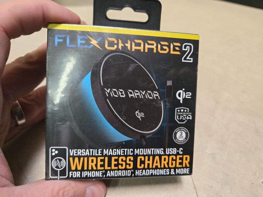 Sealed Mob Armor Flex Charge 2 Magnetic Mount USB-C for iphone / android