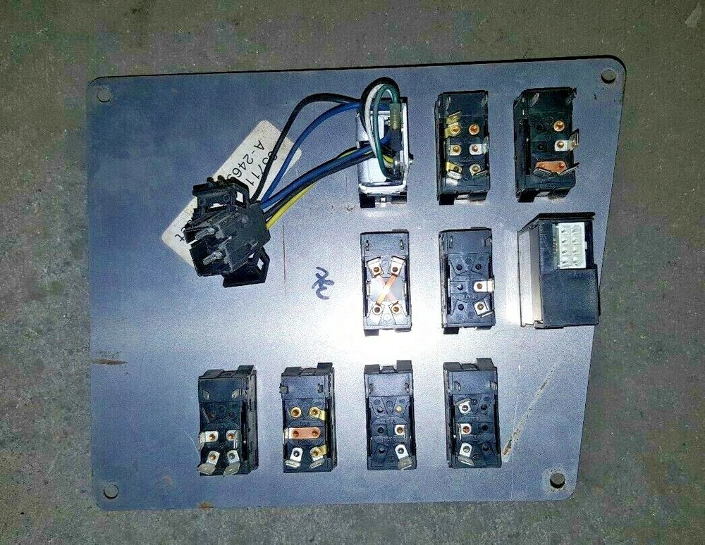 INTERNATIONAL DASH PANEL