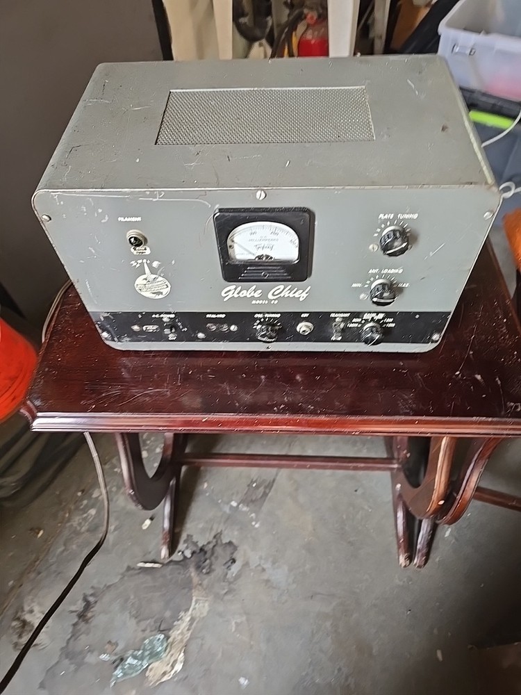 Vintage WRL Globe Chief Model 90 Ham Radio Transmitter - For Parts or Repair...
