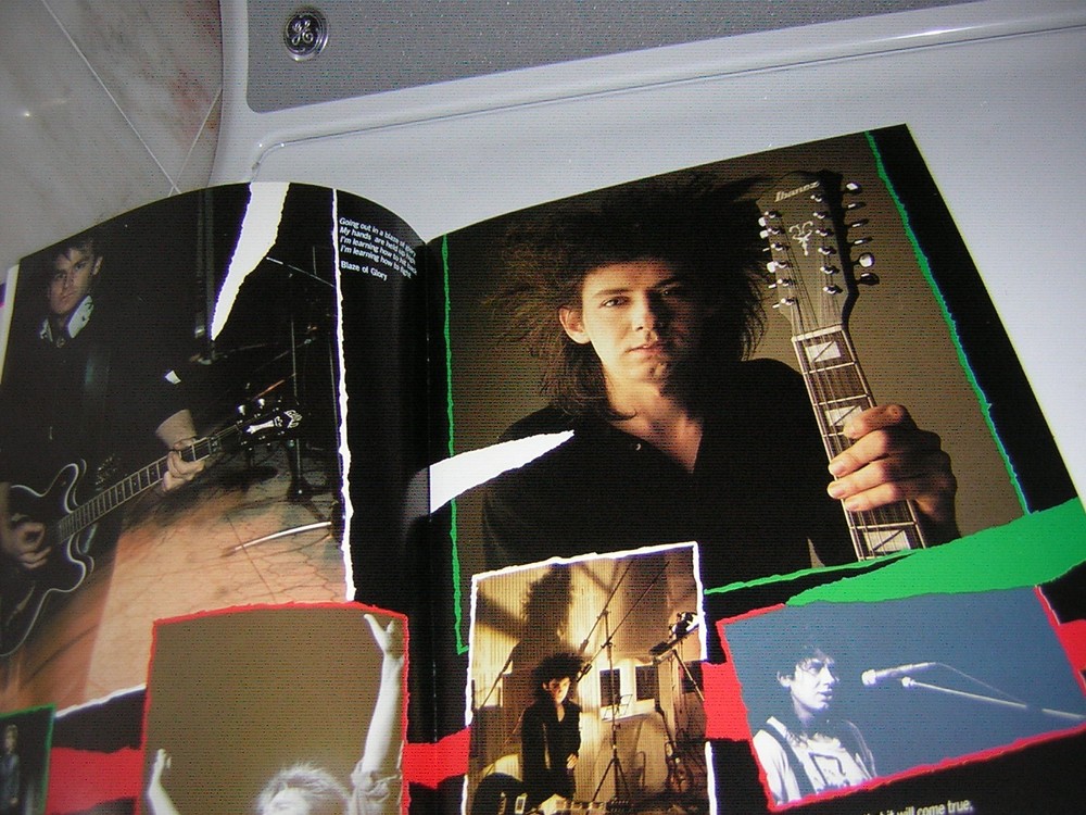 THE ALARM TOUR BOOK /TOUR PROGRAM ABSOULUTE TOUR 1985 MIKE PETERS VINTAGE