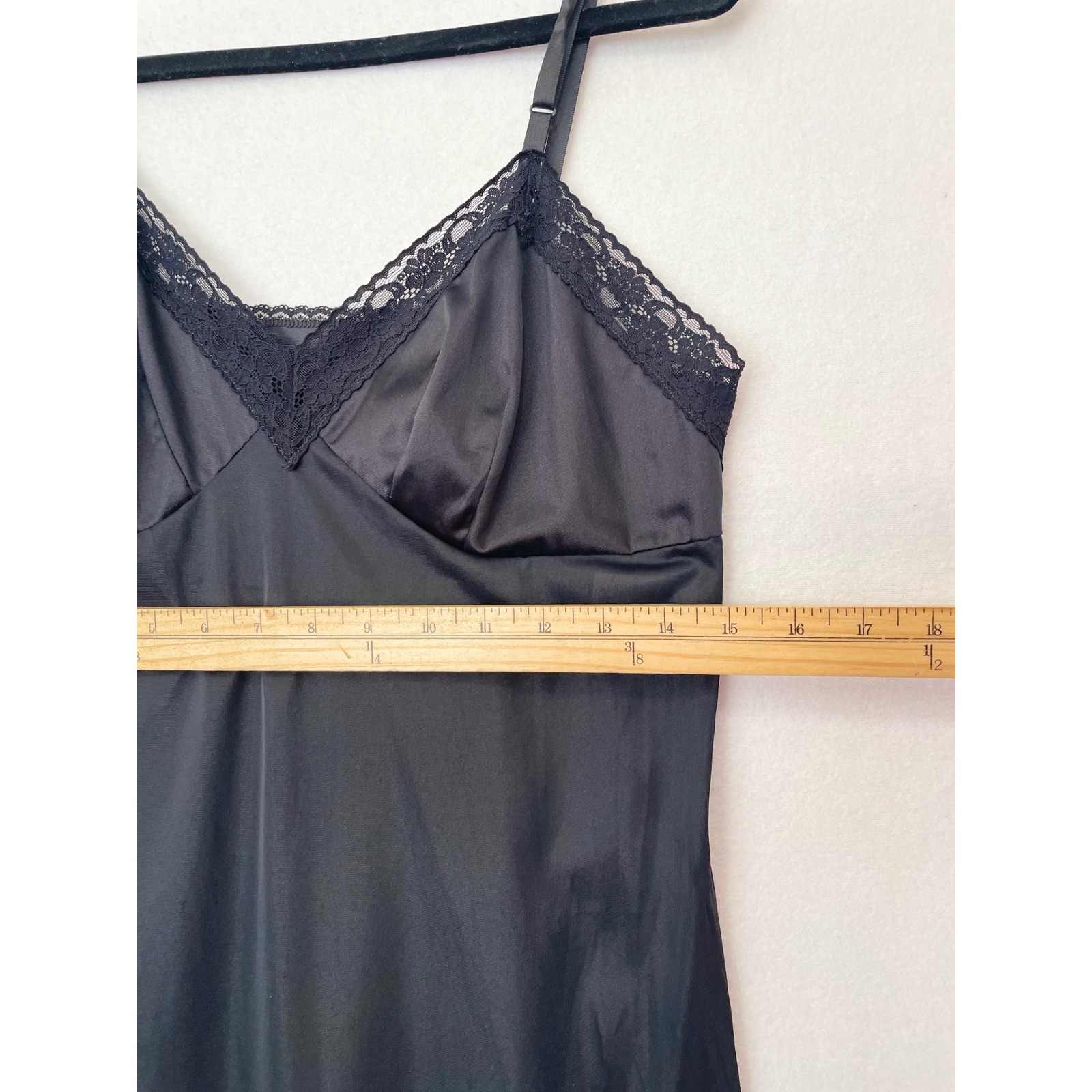 Vanity Fair Full Slip Langerie Dress Women 36 Black Lace Trim Vintage 10-103