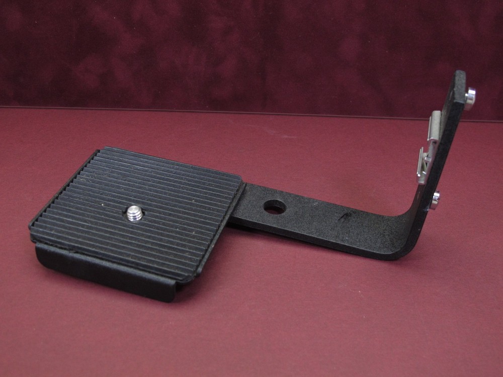 TLR Flash Bracket w/ Square Base Plate